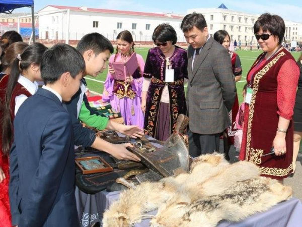 Назарбаев зияткерлік мектебінде қолөнершілер фестивалі өтті