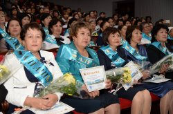 "Алтын белгі" иегерлерінің алғашқы ұстаздары Астанада демалады