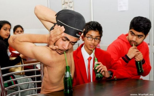 Үндістандағы резина адам (3 сурет)