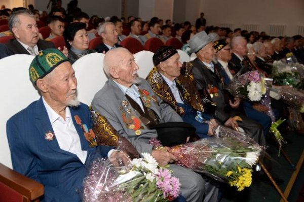 Қарт майдангерлерге құрмет көрсетілді