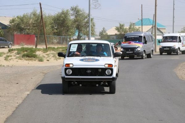 Жерлестері Нұрым Сәлімгереевке көлік мінгізді