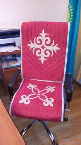 Қызылордалық қолөнерші ұлттық нақышта автотыс тігуді қолға алған (ФОТО)