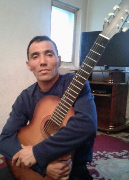 ӘНІМЕН ӘЛЕУМЕТКЕ ТАНЫЛҒАН ТРАКТОРШЫ ЖІГІТ (ВИДЕО)