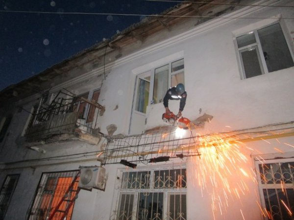 ҚЫЗЫЛОРДАДА БАЛКОННАН ҚҰЛАҒАН ӘЙЕЛ АМАН ҚАЛДЫ