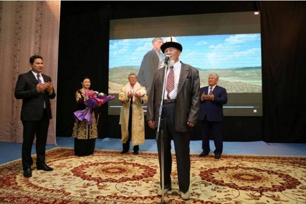 ДОСХАН ЖОЛЖАҚСЫНОВ АРАЛДЫҚТАРМЕН ЖҮЗДЕСТІ 