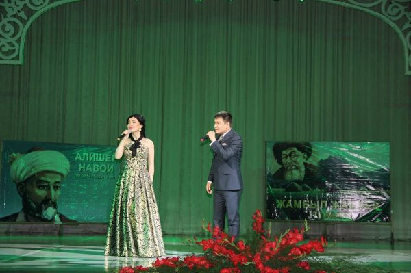 СЫР ӨНЕРПАЗДАРЫ ӨЗБЕКСТАНДА КОНЦЕРТ ҚОЙДЫ