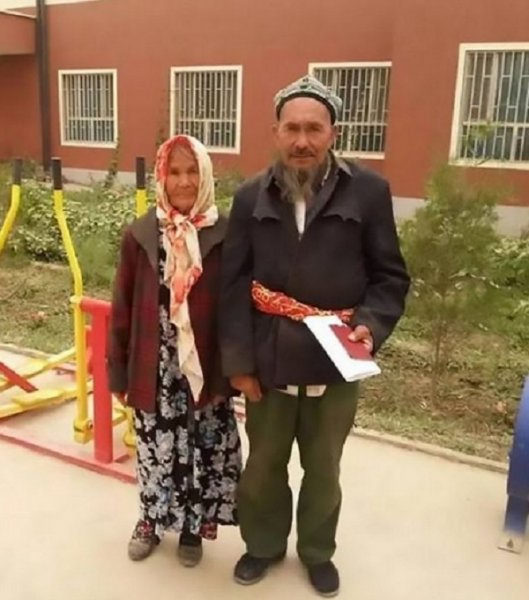 114 ЖАСТАҒЫ ӘЖЕЙ МЕН 71 ЖАСТАҒЫ АҚСАҚАЛ ШАҢЫРАҚ КӨТЕРДІ