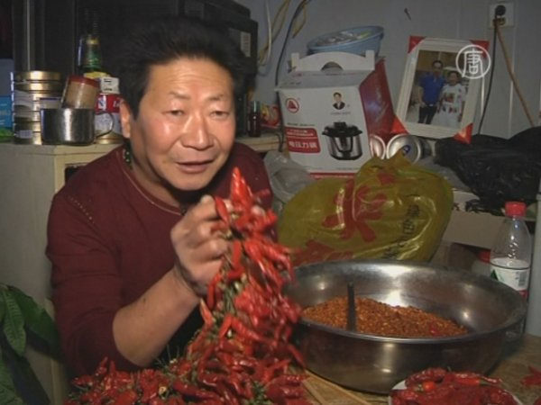 КҮНІГЕ АС ОРНЫНА АЩЫ БҰРЫШ ЖЕЙТІН АДАМ (СУРЕТ, ВИДЕО)