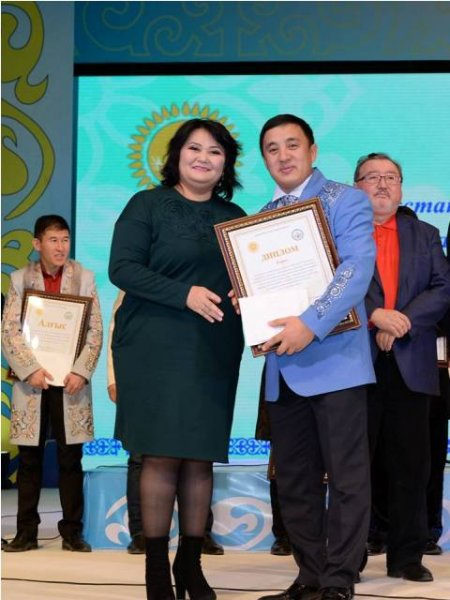 ҚЫЗЫЛОРДАДА ӨТКЕН ХАЛЫҚАРАЛЫҚ АҚЫНДАР АЙТЫСЫНДА МҰХТАР НИЯЗОВ ГРАН-ПРИ ИЕГЕРІ АТАНДЫ