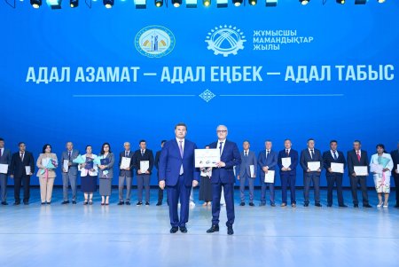 Сала мамандарына қызметтік және арнайы көліктер тапсырылды